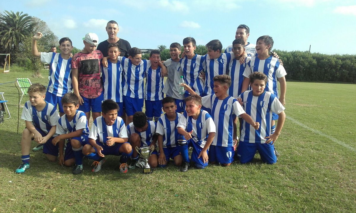 Juventud Las Piedras tweet media
