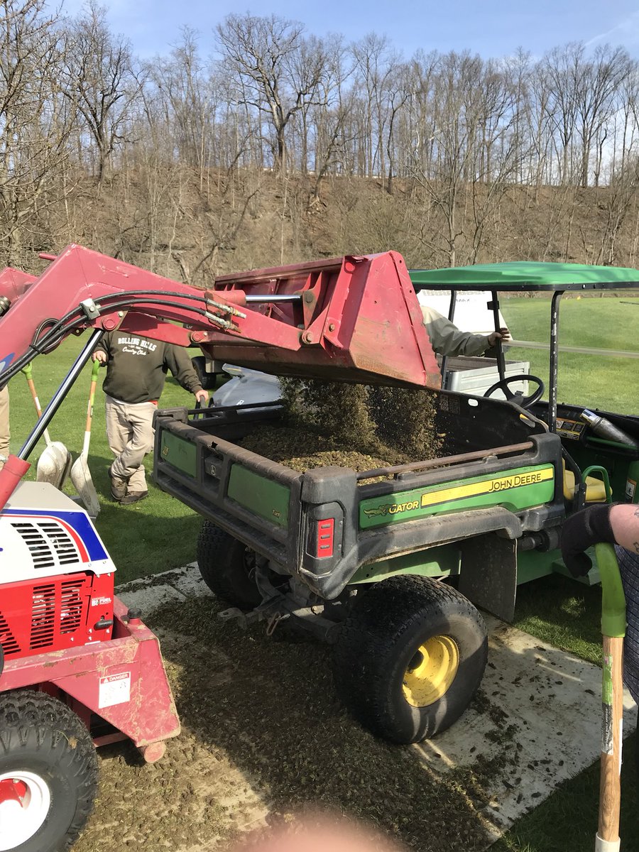 Andyb0930's tweet photo. Doing a @ventrac #versaloader demo with the @CoreMax48.  Coring intermediates with virtually no cores touching the turf! #cleanturf #letembreathe https://t.co/JSGt80gMsE