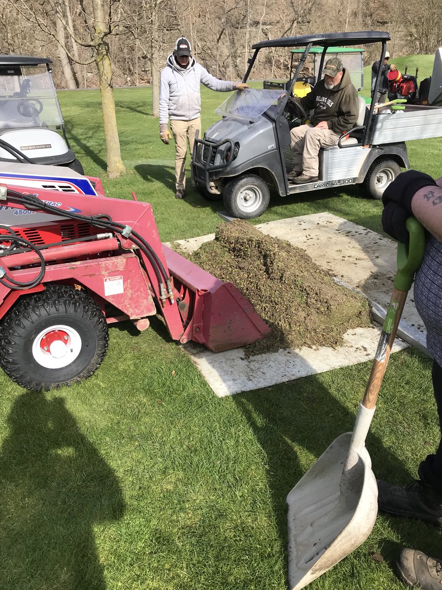 Andyb0930's tweet photo. Doing a @ventrac #versaloader demo with the @CoreMax48.  Coring intermediates with virtually no cores touching the turf! #cleanturf #letembreathe https://t.co/JSGt80gMsE