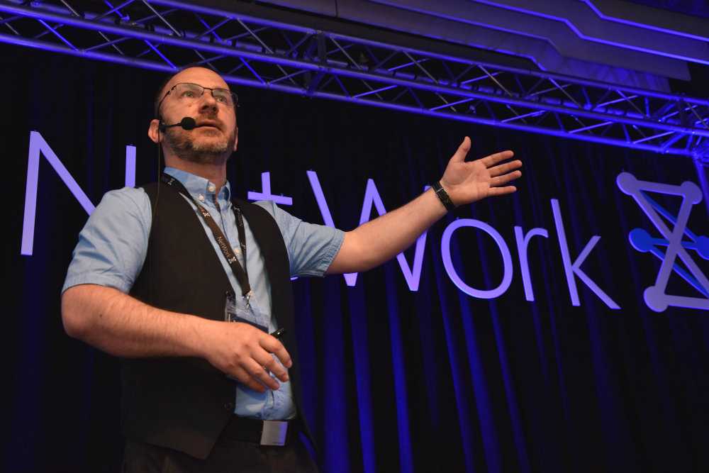 networkbih's tweet photo. Kao i uvijek odlični predavač Jasmin Azemović, sa Fakulteta informacijskih tehnologija,je napunio Kino salu na svom predavanju na #MSNetwork8 konferenciji u Neumu.
#MakeITcLoud https://t.co/BqNw8Stjy9