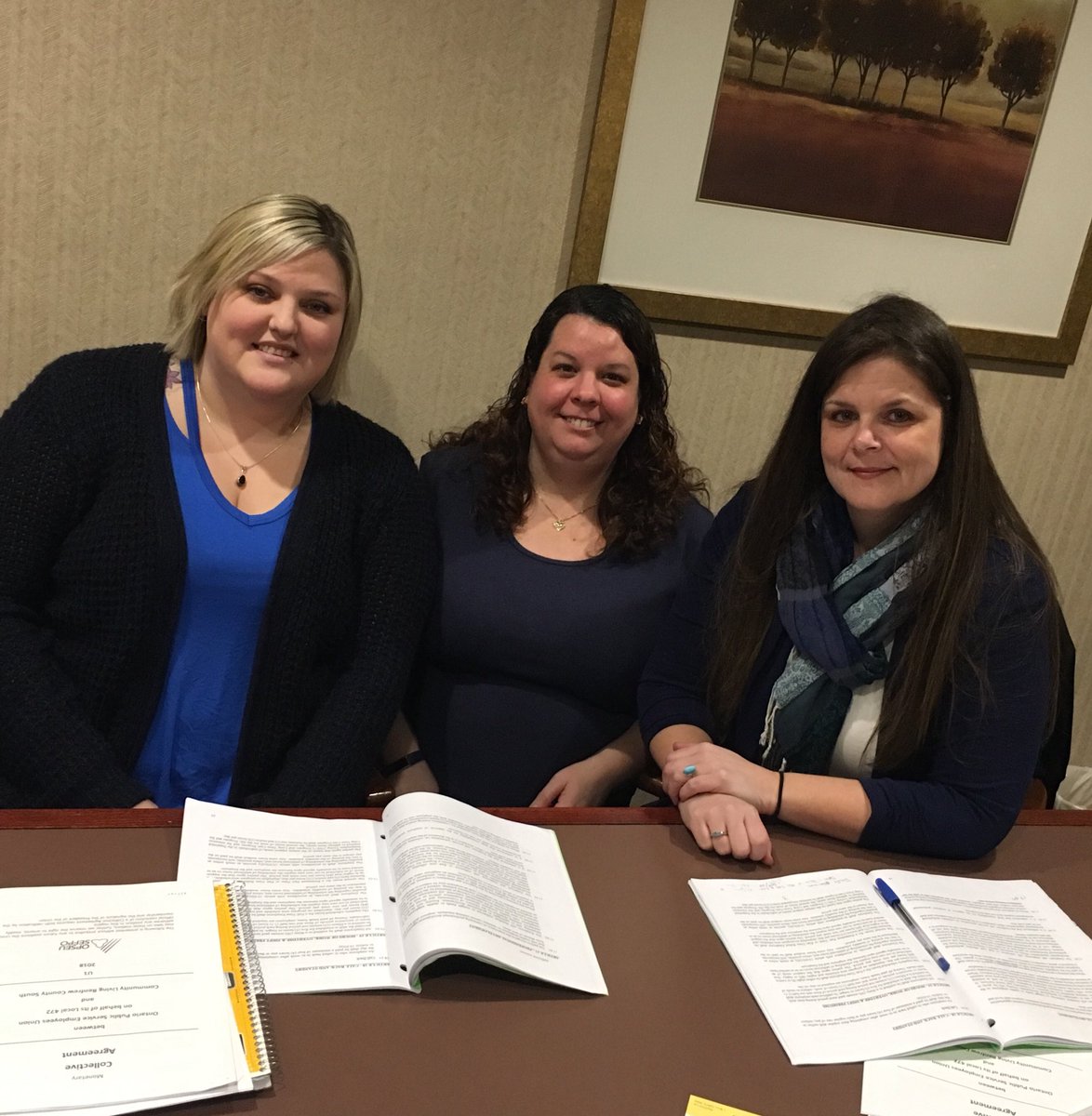 OPSEULocal472's tweet photo. Here we go! #local472 #opseu #raisethebar #bargainingteam #developmentalservices https://t.co/GjAcFsm8XY