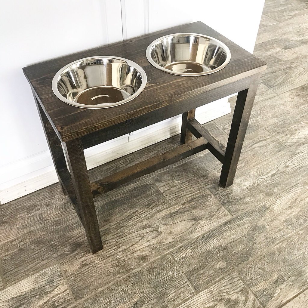 twomoosedesign's tweet photo. Even the giant dogs need feeders! This is an extra large farmhouse feeder finished in Jacobean. 

Who out there has a big dog?? 

#bigdog #raisedfeeder #petfurniture #petsupplies #etsyshop #etsylove #largebreed #jumbo https://t.co/NyY9cgQSN0