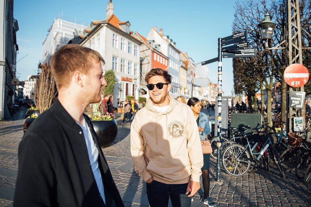 NJHNEWS's tweet photo. niallhoran: Just two Scandinavian lads out for a stroll ! 🚶‍♂️ https://t.co/IGISH159DX