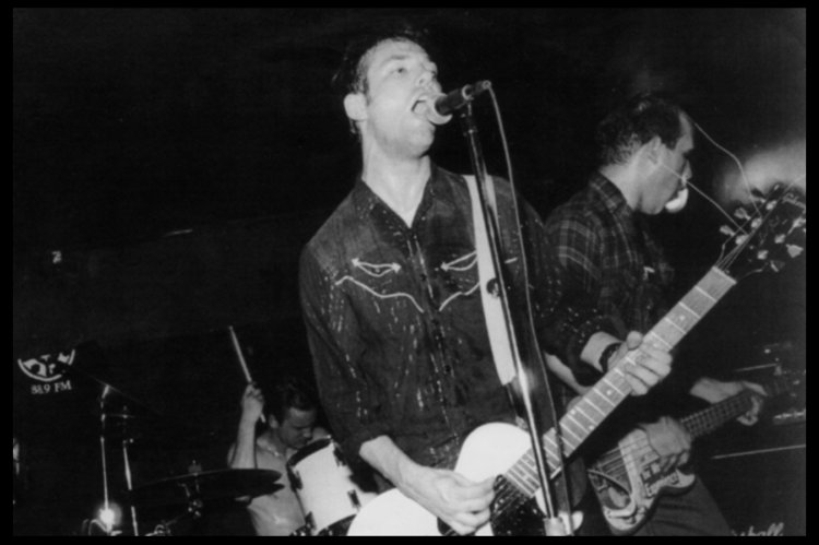 Rocket_Fuel's tweet image. New Rocket Fuel out NOW!  It features a great talk with @frankportman of The Mr. T Experience, who is candid about his latest album, his work as an author &amp;amp; the old 924 Gilman St days.  The ep also has new tunes from Hot Snakes, Press Club, @HRKRUK &amp;amp; more!
rocketfuelpodcast.com