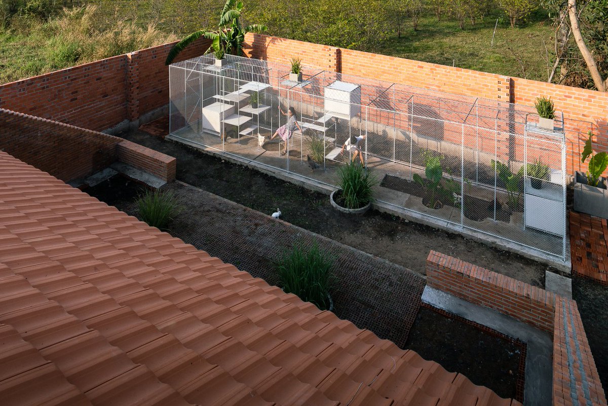 eniotnanotub's tweet image. Chicken House / Tropical Space
#microarchitecture
_
archdaily.com/892163/chicken…