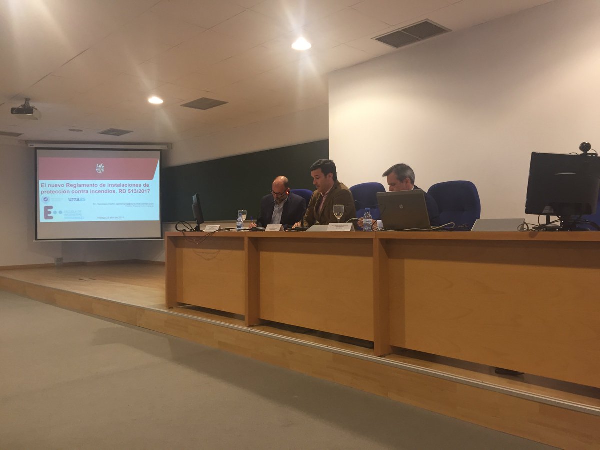 catedrapreversc's tweet photo. Comienza el Taller: "El nuevo Reglamento de Instalaciones de Protección Contra Incendios. El papel del #IngenieroTécnico competente".  #RIPCI
Ponente: @Martin7Fco ,  Director Regional de #BureauVeritas en Andalucía y Canarias.  #CátedraPrevención
https://t.co/NLnGdhPgs5 https://t.co/Wb2a6FD1xD