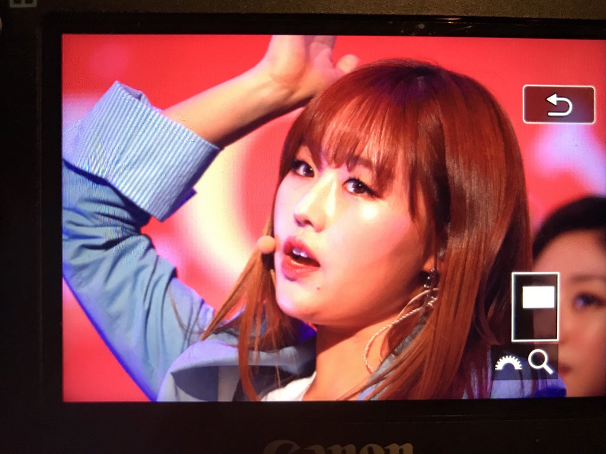 180423 러블리즈 미니4집 쇼케이스
베이비소울 이수정 프리뷰❤️

그날의 너❤️
세상 가장 아름다운 너❤️
고맙고 사랑해❤️

#러블리즈 #베이비소울 #이수정 #그날의_너 #BABYSOUL #LOVELYZ #COMEBACK