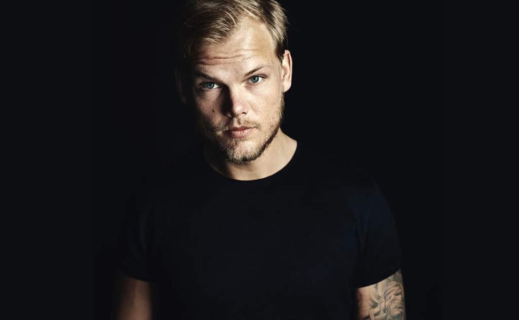 Trekronorse's tweet photo. Hur många omklädningsrum har inte förgyllts av hans musik? VM-förfesten börjar på torsdag och Tre Kronor vill stämma in i hyllningskören till Tim Bergling. Under hela Sweden Hockey Games spelar vi bara Avicii under vår uppvärmning. Vila i frid, Tim. #avicii https://t.co/WrutPT1jLv