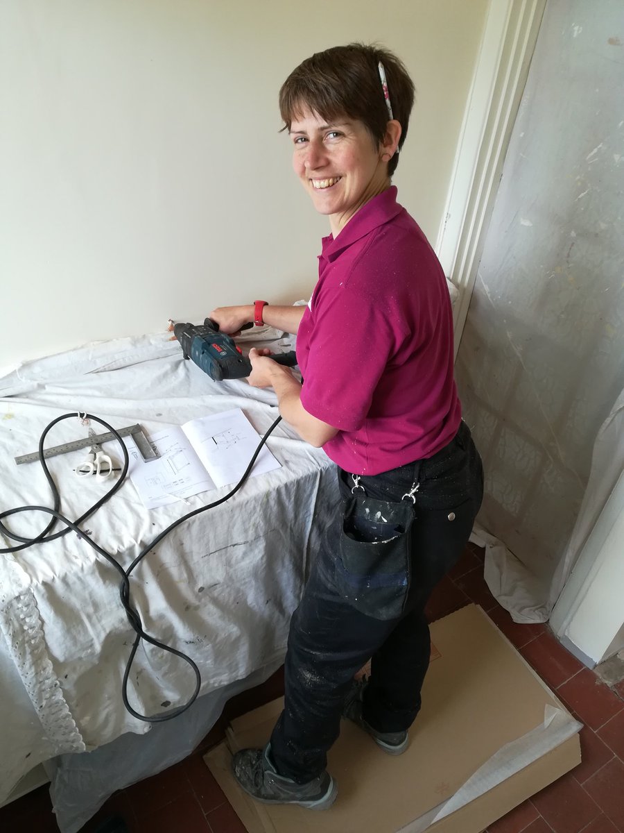 LauraHomeWorks's tweet photo. Trousers in action Annie @HoydensOfficial - they're all the rage down here on site! https://t.co/75M2t5tdI0