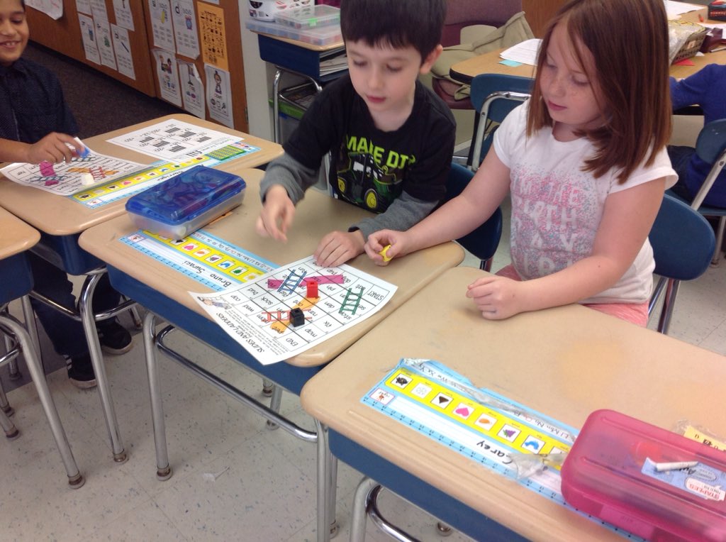 eburnsredsox's tweet photo. Working hard on "bossy r"! Fun slides and ladders game! #rsd13ct  #brewster https://t.co/DspLunvaBd