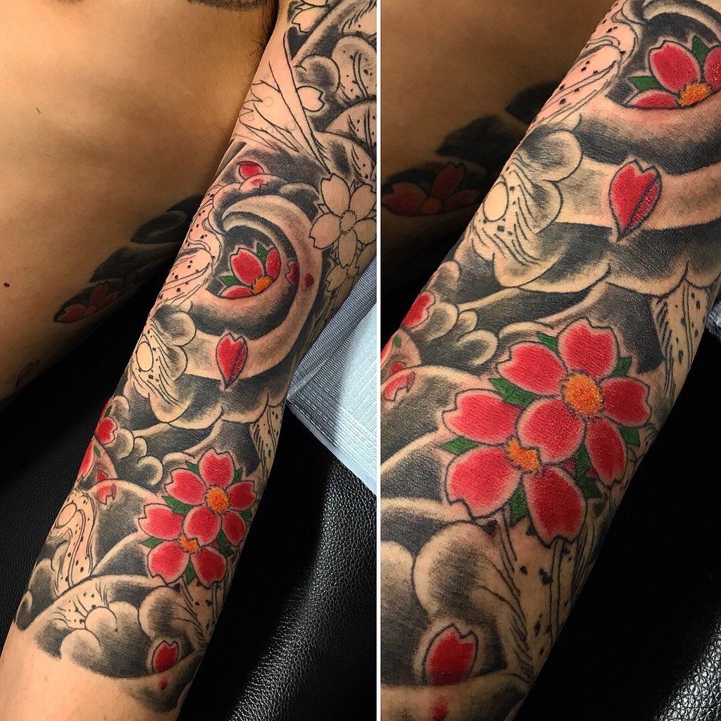 額終わったのでカラー入りました/ 🌸🌸🌸 #刺青 #和彫り #鳳凰 #桜 #七