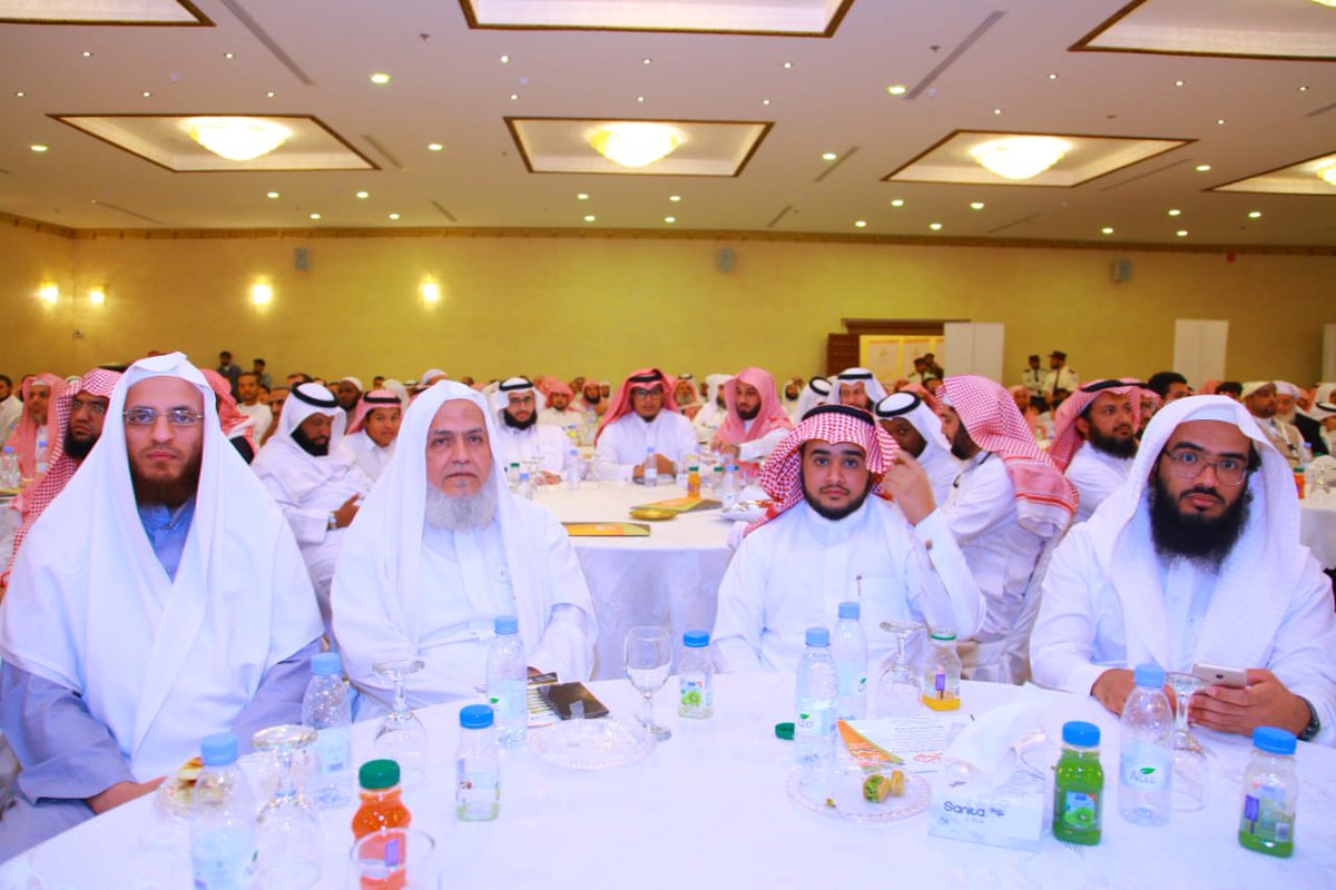 nabaakms's tweet photo. احتفالية #بيدر_الذكر 
تخريج 254 حافظ و حافظ 
جانب  من الحضور https://t.co/lDpdzcaqQz