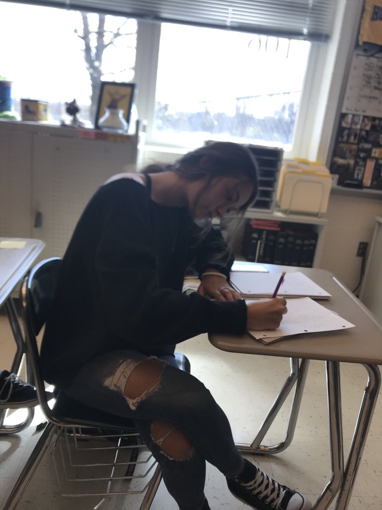 clout_fc's tweet photo. @sydneysnyder17 and little sister signed ✅ https://t.co/XH1RvWeZN2