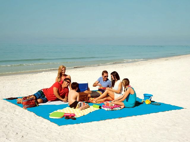 MBResort_'s tweet photo. With these great beach gadgets, your Myrtle Beach Resort vacation is sure to be filled with  non-stop fun: https://t.co/e0YQzFmiC1 #MondayMotivation https://t.co/KGZZRtHo7d