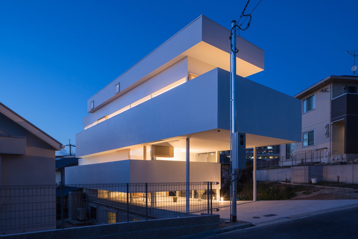 BotKenchiku's tweet photo. 「House in Toyonaka」／タトアーキテクツ
https://t.co/9wCReq1mAf
