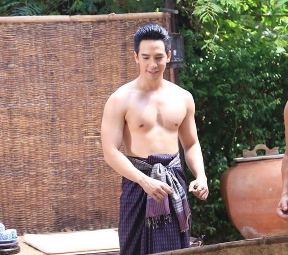 cartoonnishappy's tweet photo. #กล้ามพี่หมื่น #ยิ้มนี้โลกละลาย
#Ch3Thailand #ช่อง33HD
#โล้สำเภา #คุณพี่หมื่น
#น้องรอคุณพี่โล้สำเภา
#POPE #POPEONLY #popethanavat
#โป๊ปเท่านั้น 😍😍
#รักพี่โป๊ป #โป๊ปธนวรรธน์
#ตามหาโป๊ปธนวรรธณ์ #popezaap
#ปั้นจั่น #บุพเพสันนิวาส
#บุพเพสันนิวาสSpecialEdition 💋💋 https://t.co/izTEVkaXDT