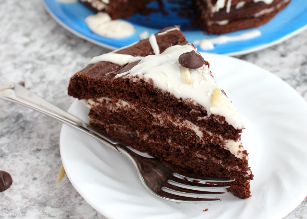 Chocolate Layer Cake with International Delight® Almond Joy™ Frosting #DelightfulMoments #SplashOfDelight #ad buff.ly/2vjERtE