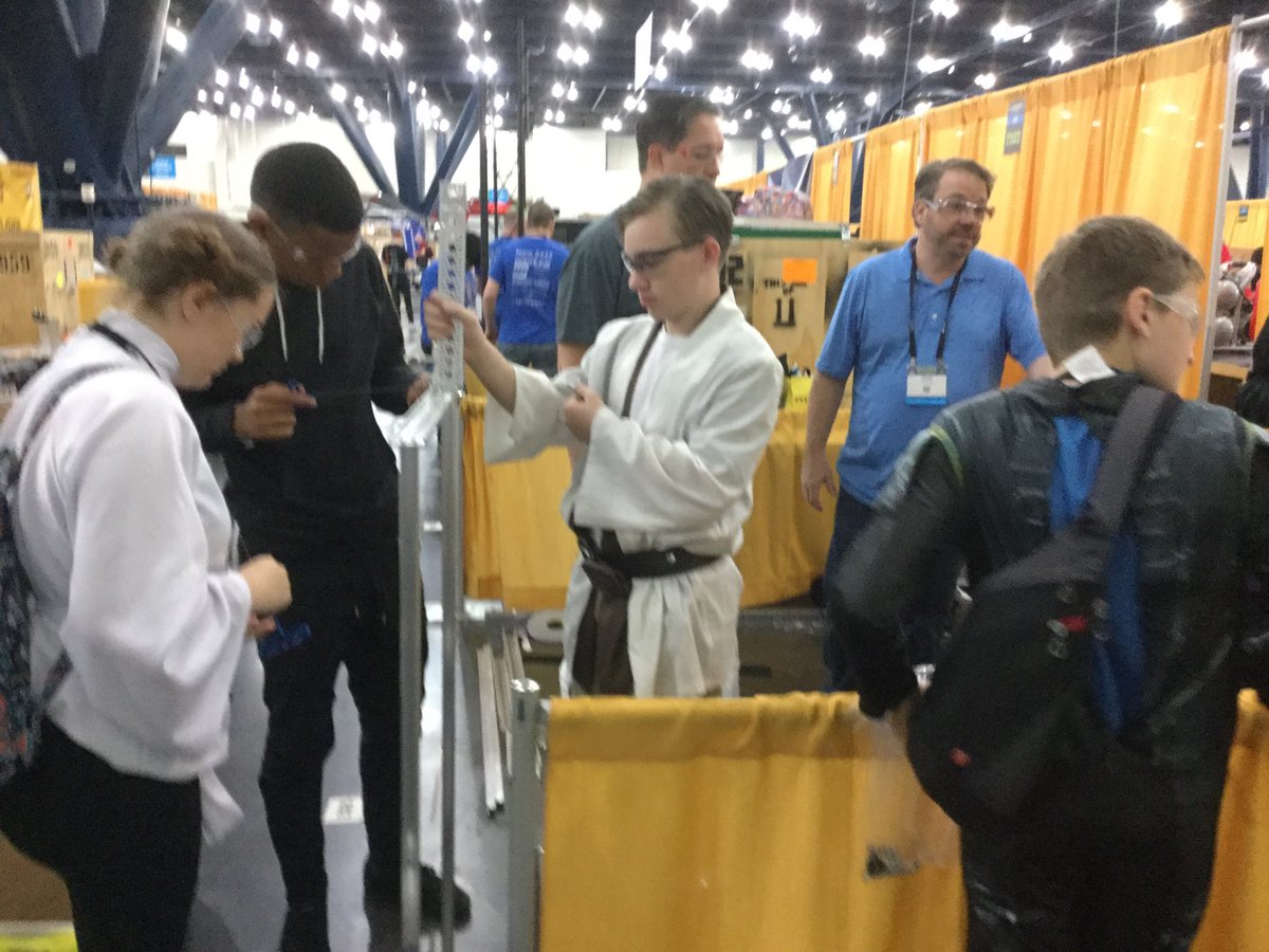 alexandersul17's tweet photo. A big THANK YOU to our mentors Frank and Scooter whose many sacrifices of time and resources made our team possible to go to  Worlds Houston- seemed to live at Tech Garage to accommodate teams’ hours. Very GRATEFUL to you! #TechGarage #7152 #Owlonomous #Firstpowerup @FRCTeams https://t.co/SRX5dG2r8Q
