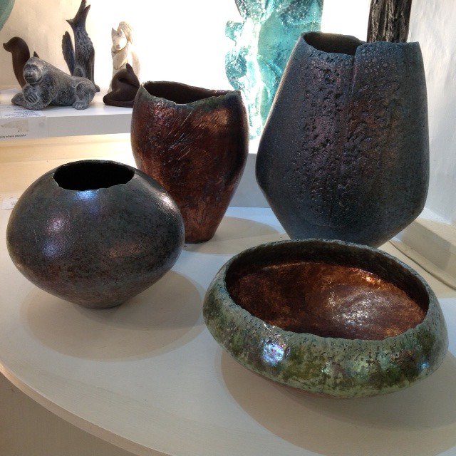 pyramidgallery's tweet photo. Our current exhibition #visualconnections here till May 13th featuring #rakuceramic pots by @StephenMurfitt1 and abstract #mixedmedia acrylics on canvas by @TerryBeardArt #art #exhibition https://t.co/Wwho3vQlaM