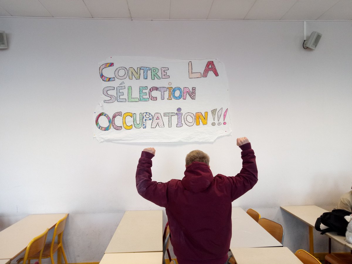 DijonDTR's tweet photo. Nouvelle occupation à la fac de #Dijon
Depuis ce midi la salle s24 du batiment Droit-Lettres est occupée par des étudiantes opposées à la #LoiORE #LoiVidal
Dijon est de retour dans le game après 2 semaines de vacances! https://t.co/A9MU25KtEf