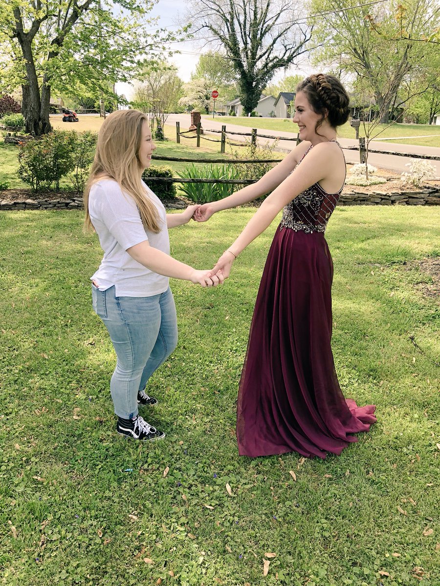 auveyjk's tweet photo. prom #nodatenoproblem https://t.co/PwCuSoiwUT