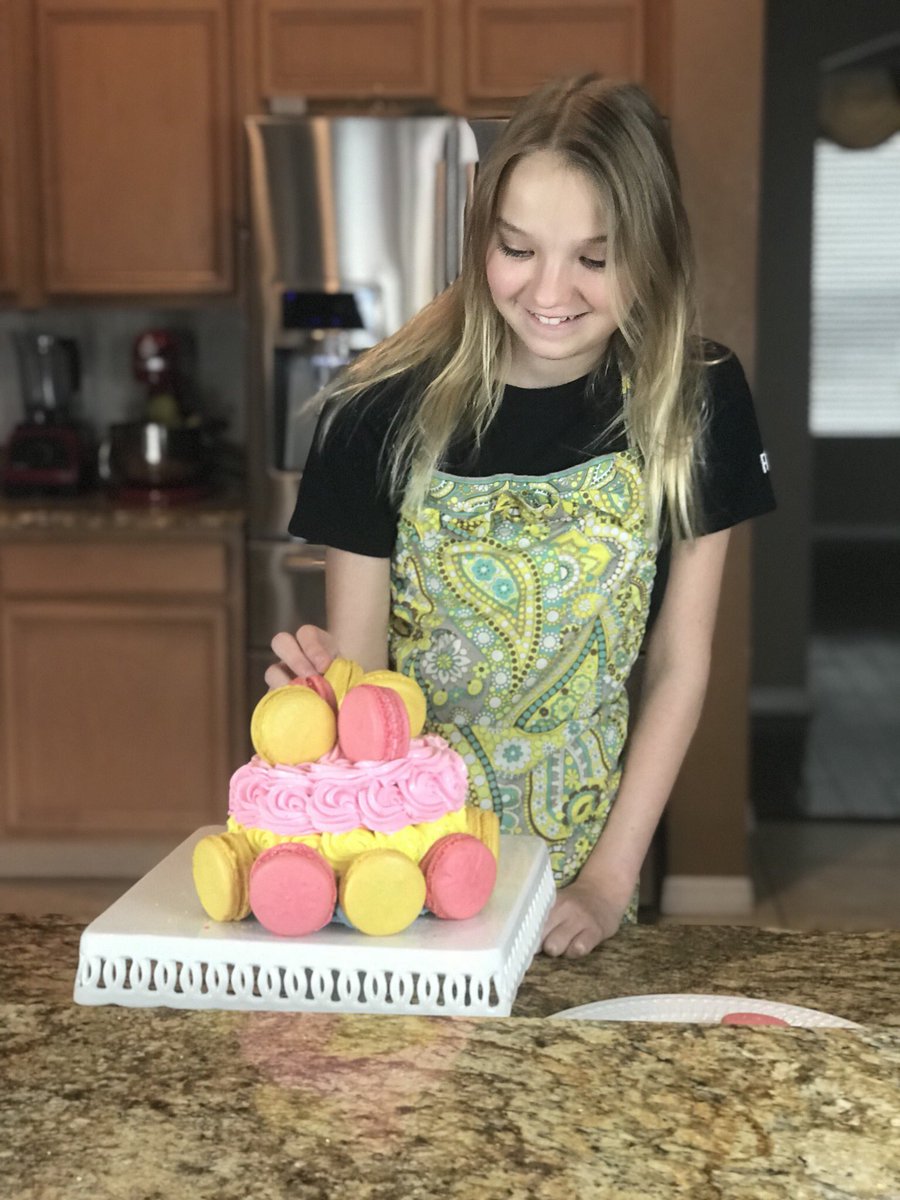 TayTaysNummies's tweet image. My first #macaroncake Next time I will make my #macarons smaller. What do you think? #practicemakesperfect #justkeepbaking #kidbaker
