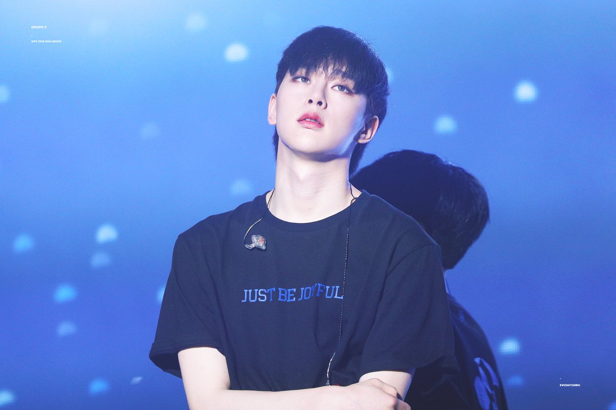 grooveit97's tweet photo. 180422 I love you more than yesterday #권현빈 https://t.co/ZJROIPl27n