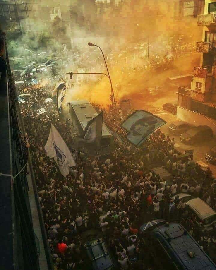 pisto_gol's tweet photo. Quando qualcuno vi dirà che, in fondo, il calcio è solo un gioco, fategli vedere questo. Capirà che è molto, molto di più.È la gioia del popolo, e viene dal cuore https://t.co/9hHc37YgOB