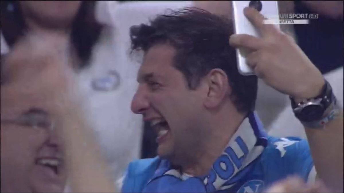 pisto_gol's tweet photo. Quando qualcuno vi dirà che, in fondo, il calcio è solo un gioco, fategli vedere questo. Capirà che è molto, molto di più.È la gioia del popolo, e viene dal cuore https://t.co/9hHc37YgOB