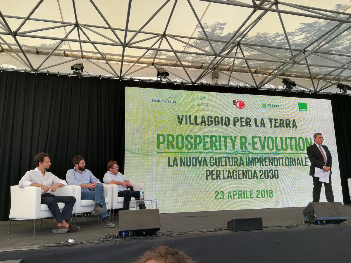 Pierpa_86's tweet photo. Smart City Instruments al #VillaggioPerLaTerra18 #Prosperity R-Evolution per discutere di cultura imprenditoriale #Economia e #prosperita https://t.co/s7AOtWKDZl