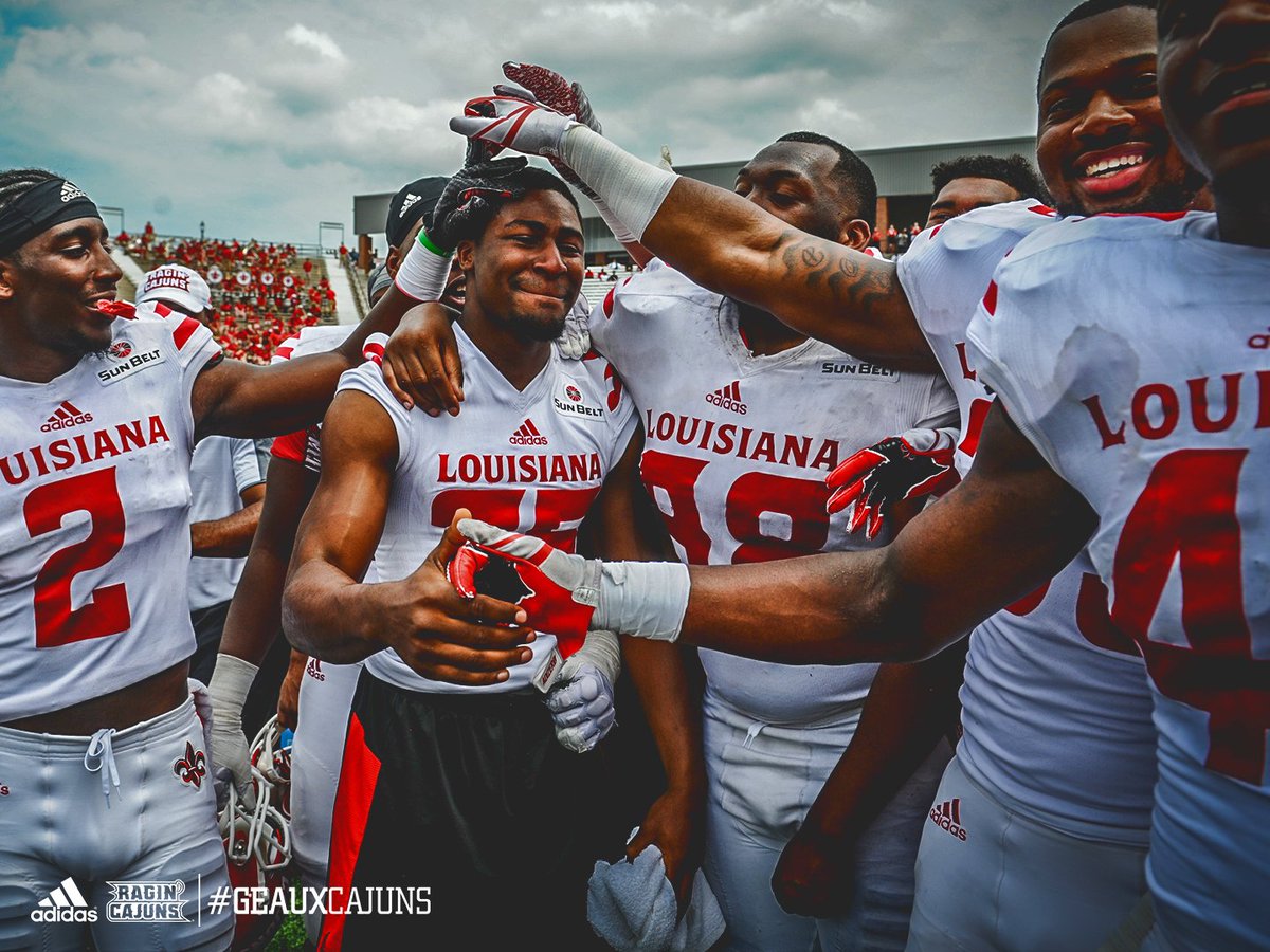 RaginCajunsFB's tweet photo. 🔺 Integrity 
🔺 Together 
🔺 Discipline 
🔺 Effort 
🔺 Tough 
🔺 Believe 

#cULture ⚜️ https://t.co/UTEOEhcX1y