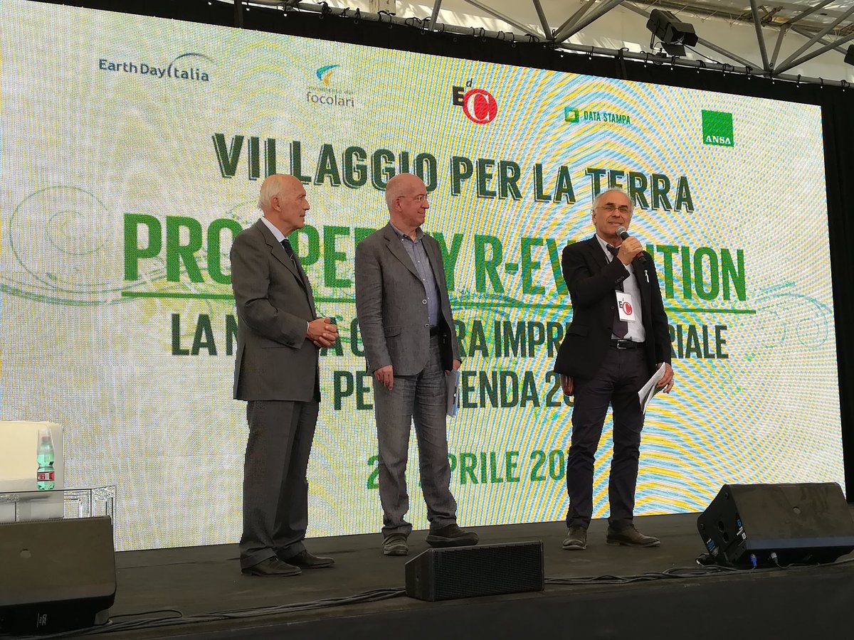 Pierpa_86's tweet photo. Smart City Instruments al #VillaggioPerLaTerra18 #Prosperity R-Evolution per discutere di cultura imprenditoriale #Economia e #prosperita https://t.co/s7AOtWKDZl