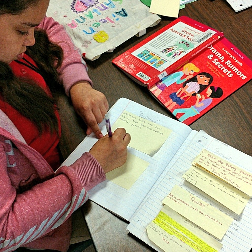 txlit_coach's tweet photo. Amazing revisions happening @rubyreedacademy to our Research-based Argument essays! Students are asking themselves questions to help analyze their evidence
#tcrwp #litingold #aldine https://t.co/1qDF632Xnq