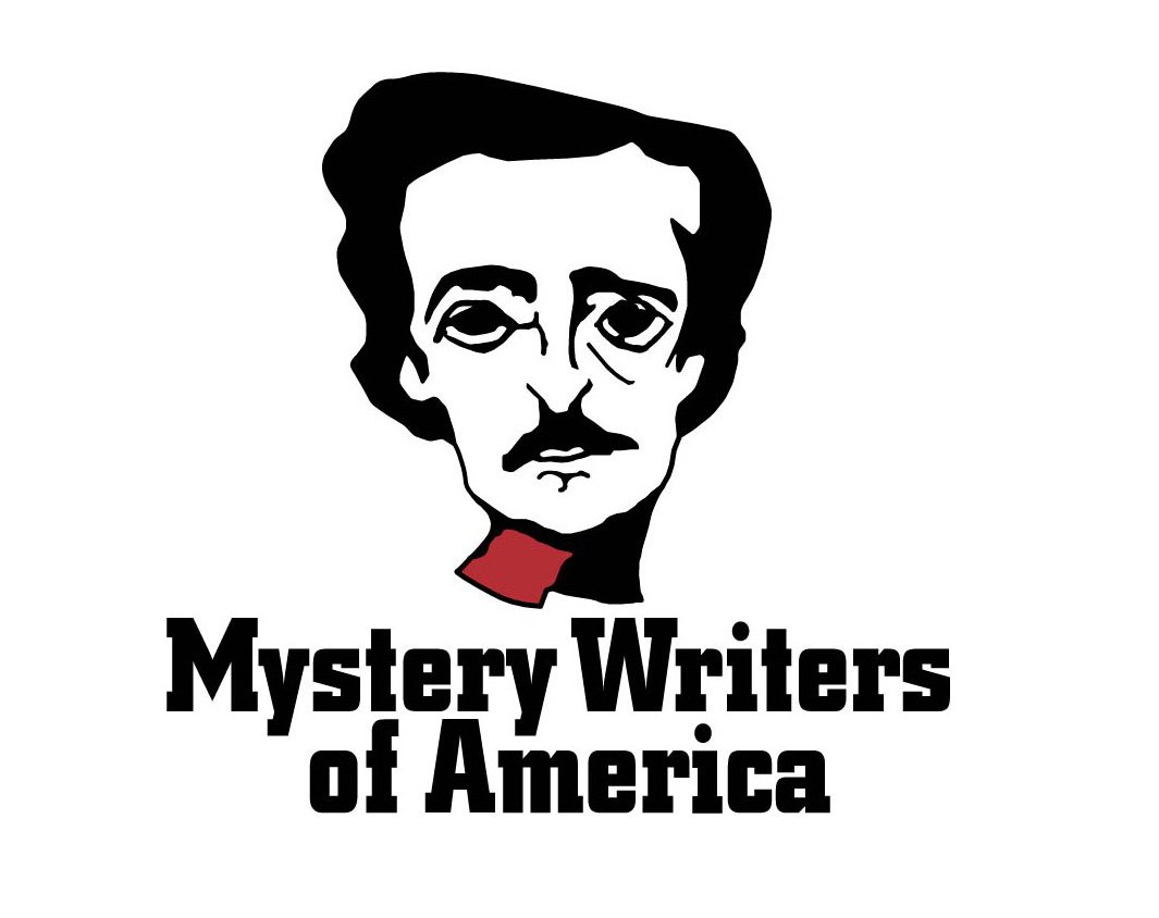 richardgthomas3's tweet image. Had a great time yesterday at the @MWAMidwest on a panel with @MajorWriter @cinapelayo @realtimchapman Mystery and suspense crosses into ALL genres, but I do love my neo-noir!