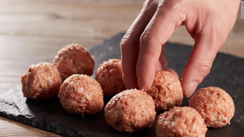 CNN's tweet photo. This vegetarian company wants to disrupt China's pork industry https://t.co/WtxghnLhiv https://t.co/fBG10lc1z3