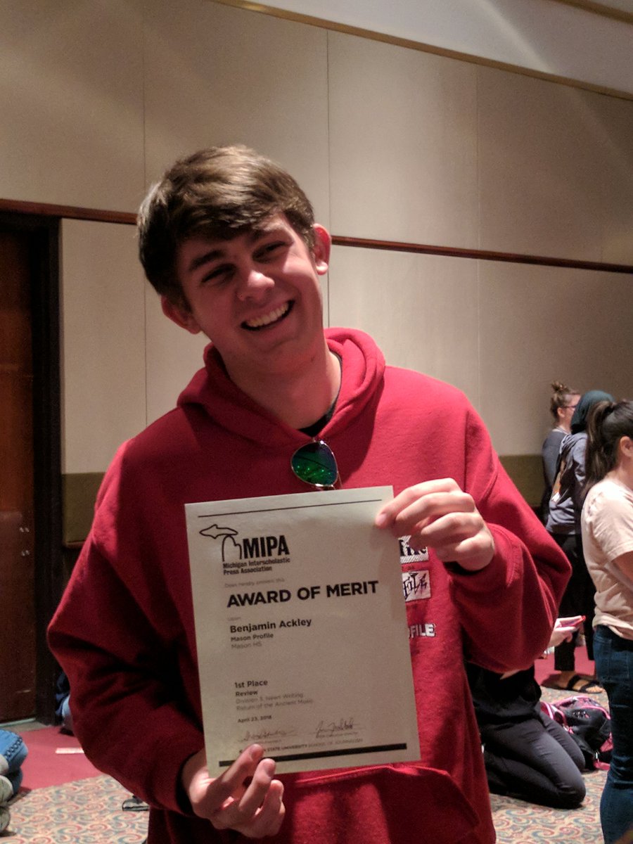 themasonprofile's tweet photo. Congrats to our very own @beautyboyzzz for winning first place for the Review Award @MIPAMSU! We are so proud of our hard working Editor and Page Designer, keep up the good work Ben! #bestofmipa #MondayMotivation https://t.co/8VxbGTdDNn