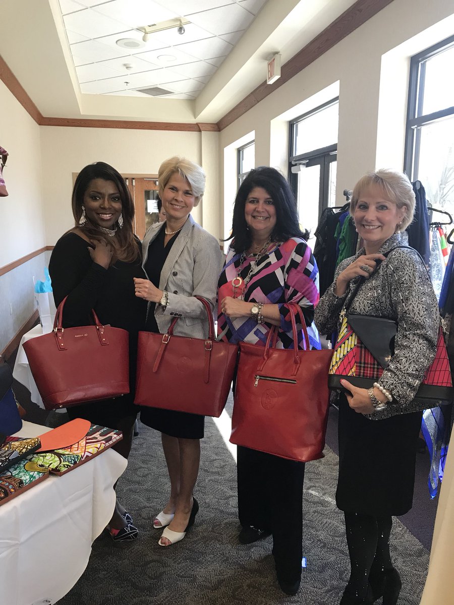 GnazzoPromotion's tweet photo. This is what we love ... connecting, having fun, enjoying friendship & embracing energy & inspiration! We are all blessed to have each other! It’s about women supporting women & each other. Follow those dreams. #CentralPennWLC #Frientorship #PRInHighGear #Success https://t.co/cRDu2NJgee