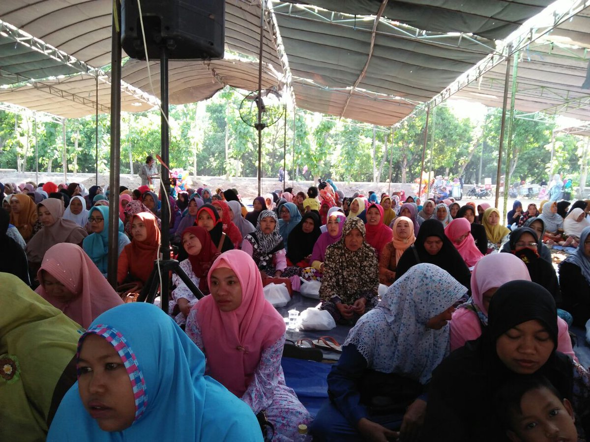 ahmedSB70b's tweet photo. #SedulurNgaji 
#GustiSitubondo
Tak henti mendoa memenangkan hati.  #jatimsedulurmakmur 
@GusIpul_ID 
@Supri_jatim https://t.co/EDdo8jzPPl