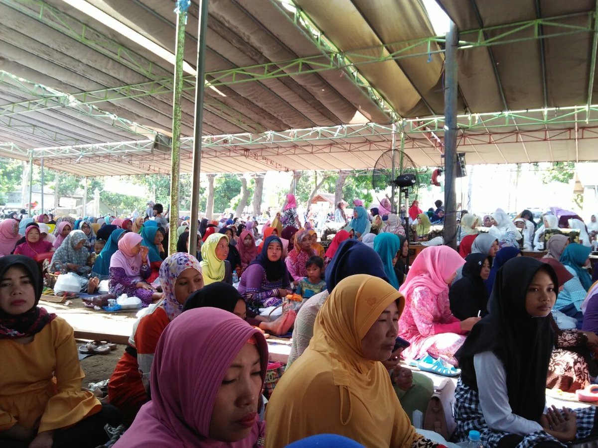 ahmedSB70b's tweet photo. #SedulurNgaji 
#GustiSitubondo
Tak henti mendoa memenangkan hati.  #jatimsedulurmakmur 
@GusIpul_ID 
@Supri_jatim https://t.co/EDdo8jzPPl