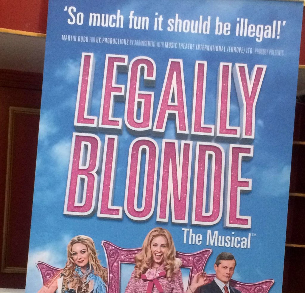 gingechanel's tweet image. On Saturday I went to see @LegallyBlondeNT The Musical with @luciejones1 and @OfficialRita and it was insanely good! Read all about it here! Snaaaaaps.  #neblogger #grlpowr @femalebloggerRT gingechanel.com/2018/04/23/leg…