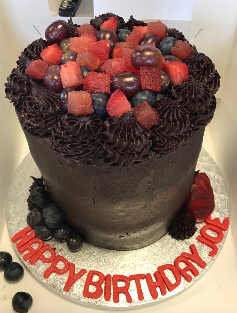 SalfordFDN's tweet photo. Much cake-eating happening in the office today, thanks to the latest generous delivery of staff birthday cakes from @HLCupcake! Thanks to @MissHLCupcake and her team! https://t.co/H1vAEPr1fc