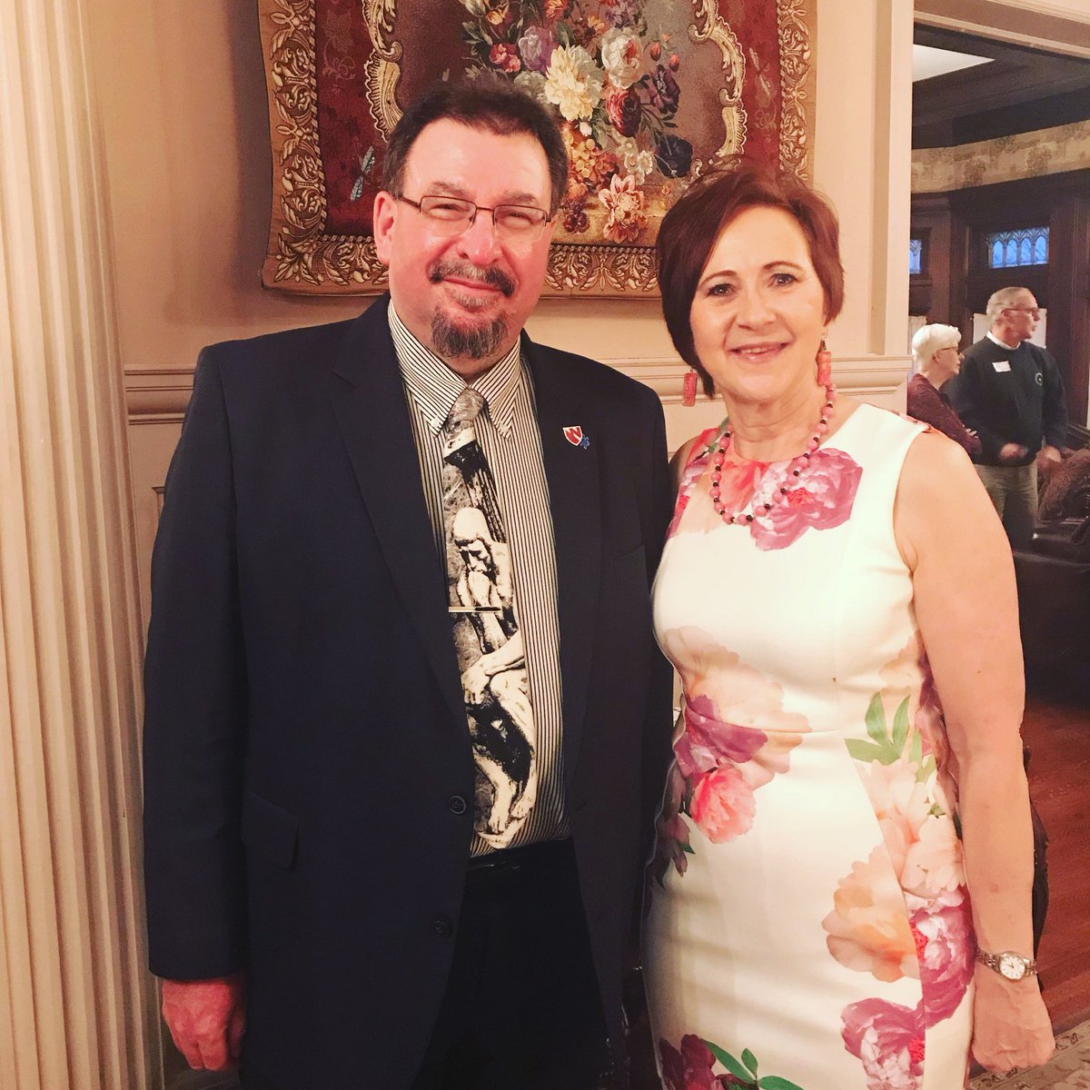 MMguildgardwalk's tweet photo. Munroe-Meyer Guild had a great event last night hosting our gardens that will be featured at this years Garden Walk on June 10th.  Guild president Luann Rabe and Munroe-Meyer Institute director Dr Mirnics were among the honored guests. https://t.co/KOpXRsDJxq