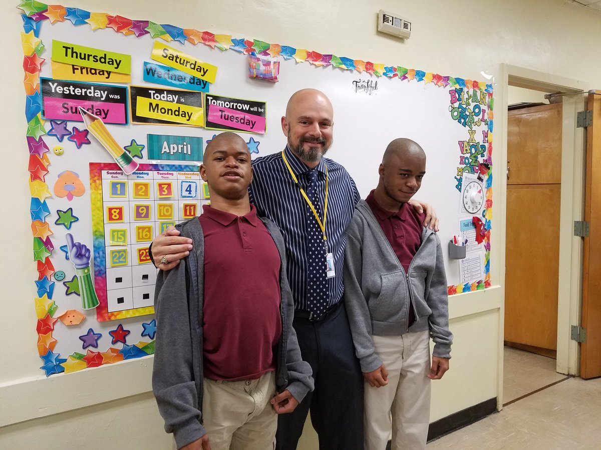MiamiSpringsSHS's tweet photo. Our Students are looking sharp! #GreatCuts @MiamiSpringsSHS @HawksHub Stylist hairstyles! https://t.co/AWWrkEZBxT