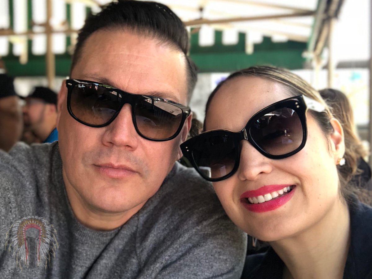 litefoot's tweet photo. Thankful to the Creator for all my blessings! Loving life with my #soulmate @icarmendavis at #CafeDuMonde in #NewOrleans. Have a wonderful Monday everyone. #Nawlins #Beignets https://t.co/R5qzuxn6Jq