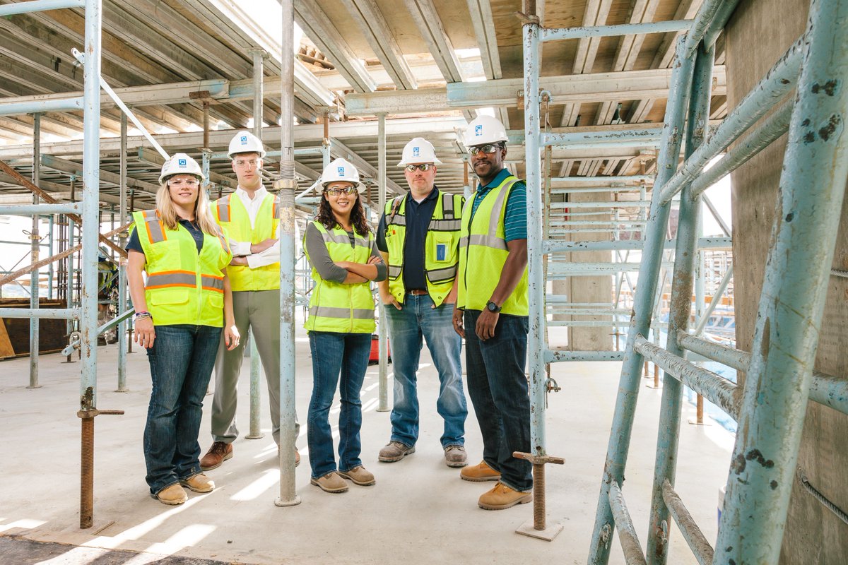DAVISbuilds's tweet photo. Redefining the construction experience means working with the best - join us! https://t.co/a7P7eNRsZB #HowWeRedefine #ConstructionCareers https://t.co/OcL97JgPv9