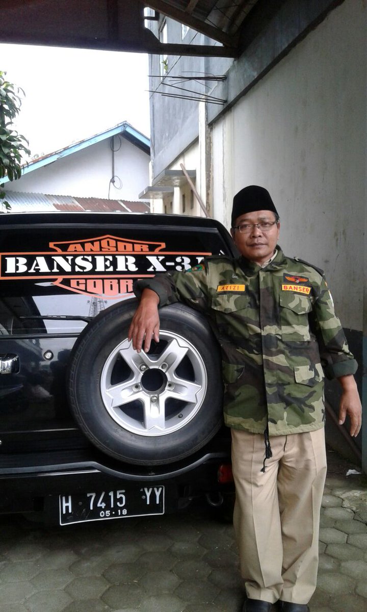 ansorbjgtegal's tweet photo. Bangga Menjadi Ansor
Mengingatkan kpd seluruh anggota Ansor/Banser utk mengikuti gerakan "Bangga Menjadi Ansor" dg mengenakan atribut Ansor/Banser selama 3 hari pada 23, 24, dan 25 April 2018. Boleh mengenakan jaket, jas, kaos, topi Ansor/Banser atau atribut lainnya.
Matur NUwun. https://t.co/cemUZOhnjG