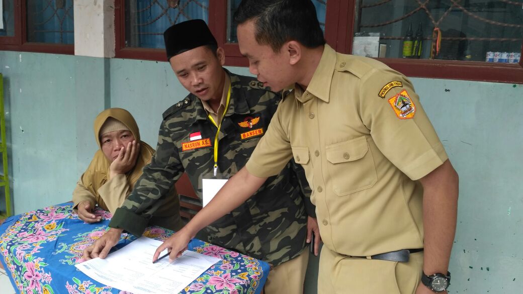 ansorbjgtegal's tweet photo. Bangga Menjadi Ansor
Mengingatkan kpd seluruh anggota Ansor/Banser utk mengikuti gerakan "Bangga Menjadi Ansor" dg mengenakan atribut Ansor/Banser selama 3 hari pada 23, 24, dan 25 April 2018. Boleh mengenakan jaket, jas, kaos, topi Ansor/Banser atau atribut lainnya.
Matur NUwun. https://t.co/cemUZOhnjG