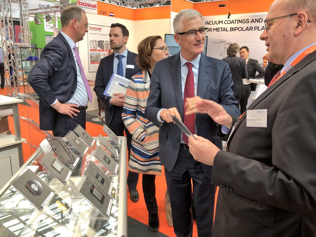 GeertBourgeois's tweet photo. Vlaamse topbedrijven aan zet @hannover_messe @BORIT_NV , SGC Switchgear Compagny, Mevoco 👍 https://t.co/dcq6d8XfH1