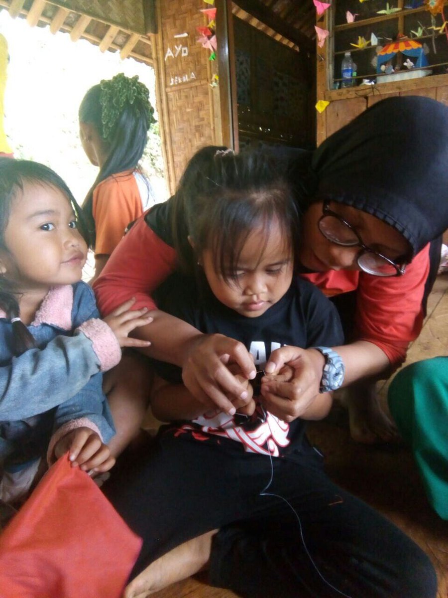 IG: @bookformountain (@komunitas_BFM)  Twitter