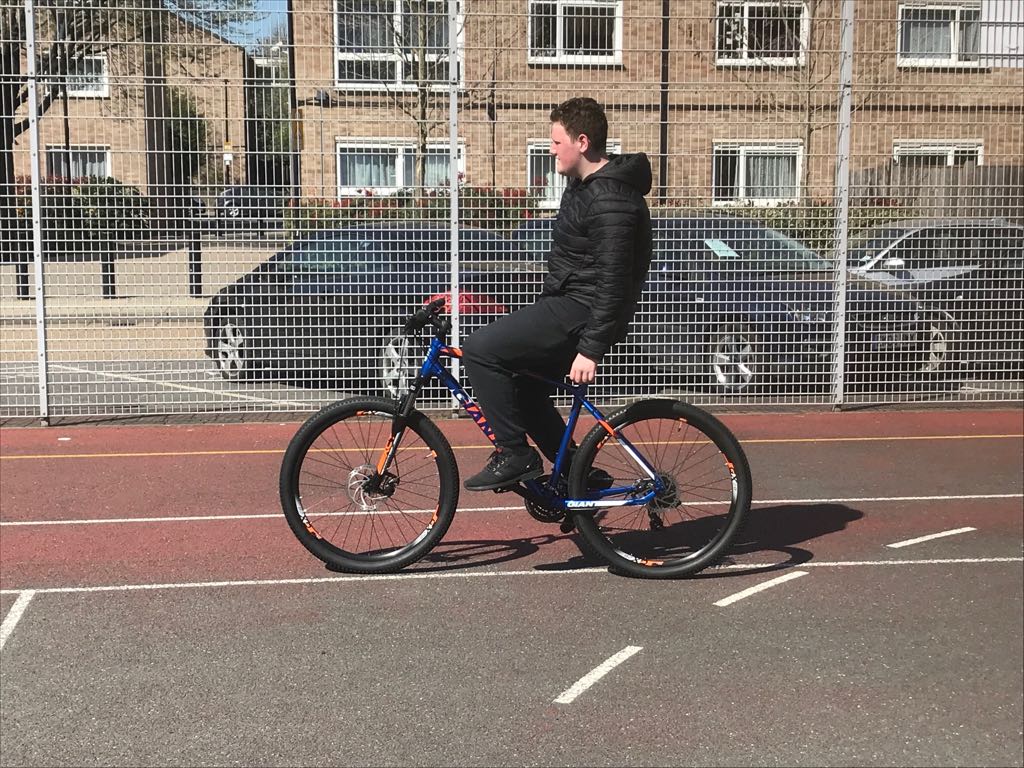 IanMikardoHS's tweet photo. Congrats to Laura Bass who ran the London Marathon for us yesterday in 4hrs 15 mins, an amazing achievement, particularly given the heat!

Her hard work means that we have been able to buy brand new bikes for our boys, we and they are delighted!

#bike #Education #IanMikardo https://t.co/vH3a5ubN9X
